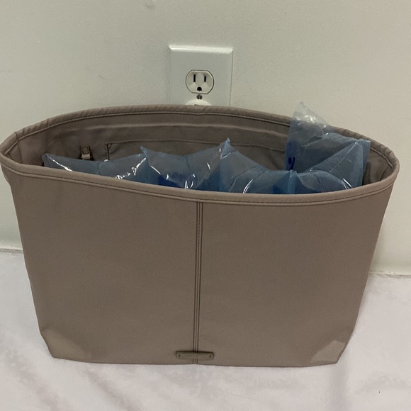 Pre❤️ Fossil Gray Nylon Organizer Bag Insert - Picture 2 of 7
